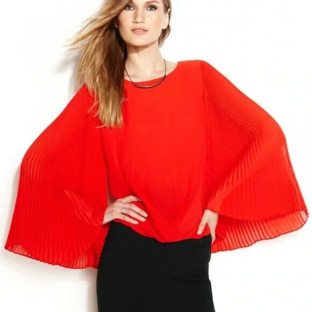 Vince Camuto Red Peated Sleeve Fold Over